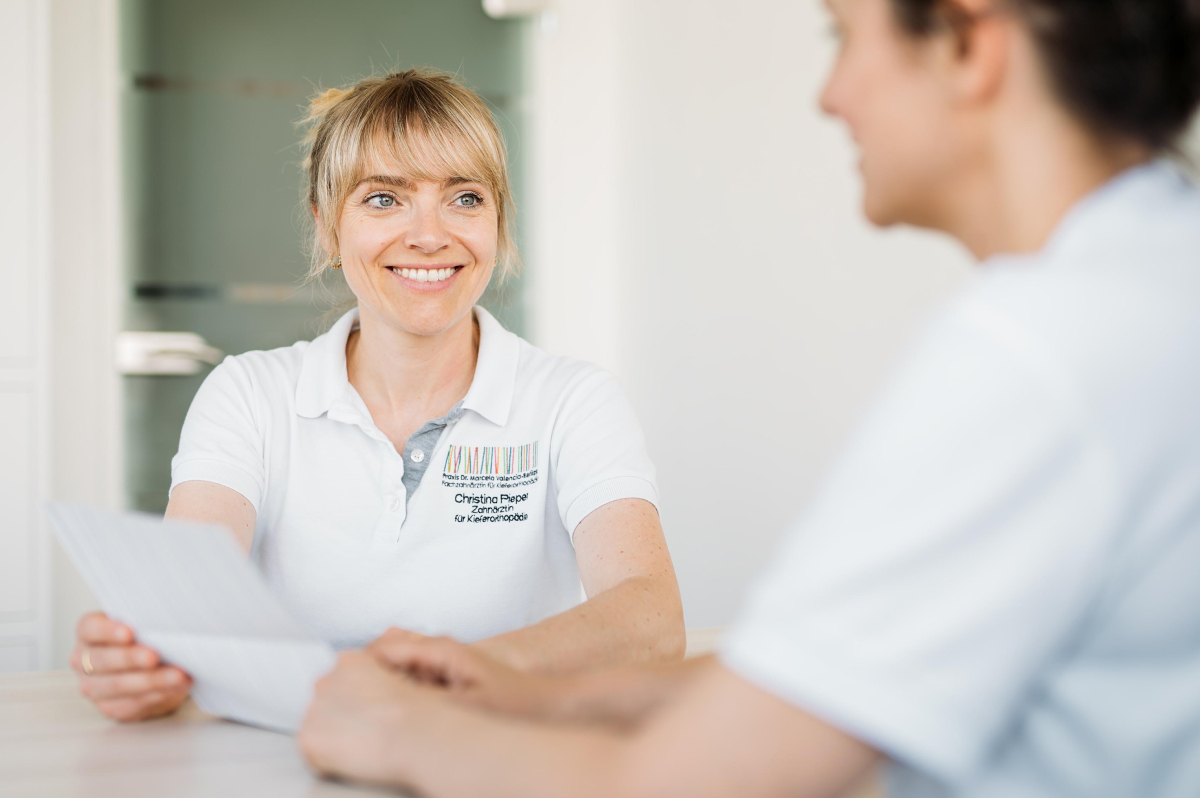 Kieferorthopäde Hofgeismar - Frau Pieper im Gespräch