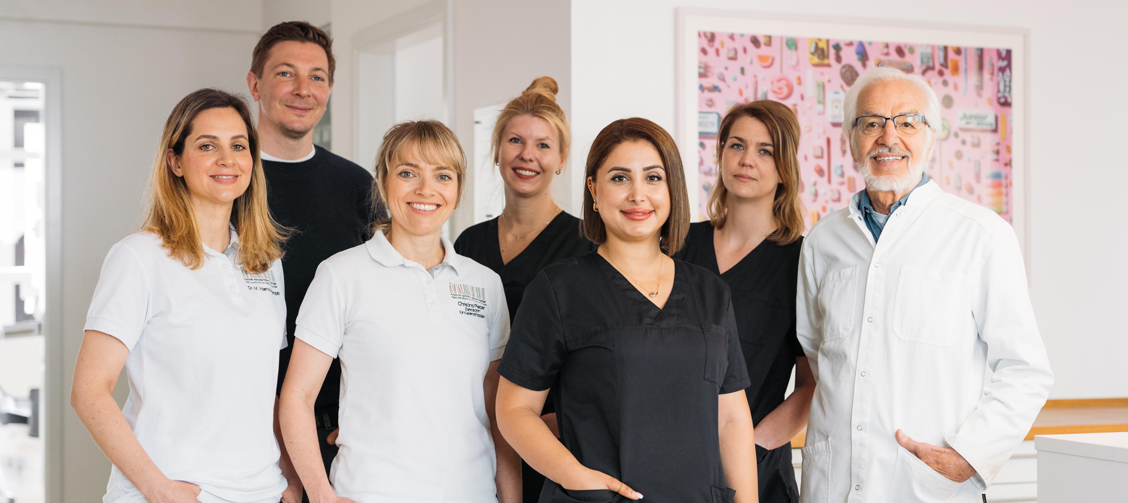 Kieferorthopäde Kassel - Teamfoto